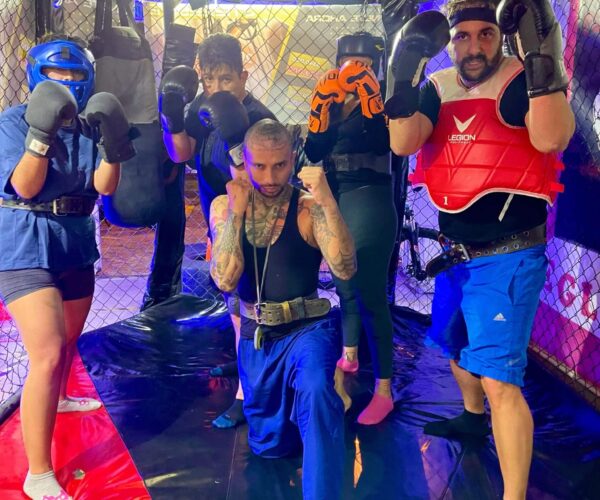 Punko-Trainer-Alumnos-Jaula